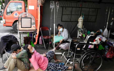 印尼医疗系统“濒临崩溃”，1,000名印尼医疗工作者死于新冠