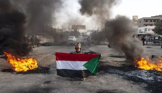 小国的悲哀苏丹内战一年打得天昏地暗